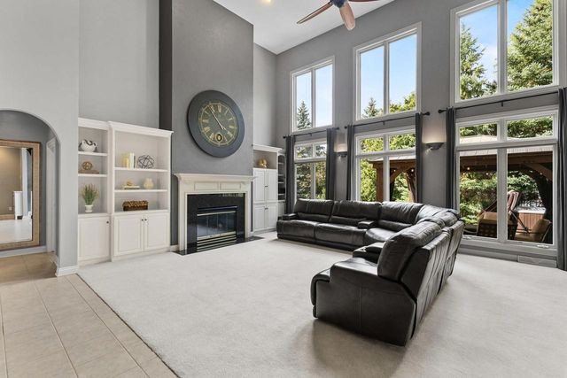 236 E THORNBROOK LANE, Appleton, WI 54913