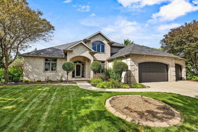 236 E THORNBROOK LANE, Appleton, WI 54913