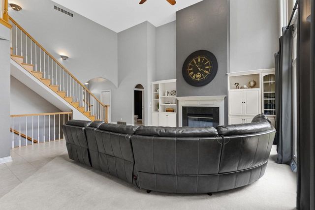 236 E THORNBROOK LANE, Appleton, WI 54913