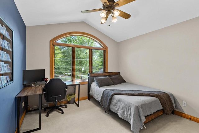236 E THORNBROOK LANE, Appleton, WI 54913