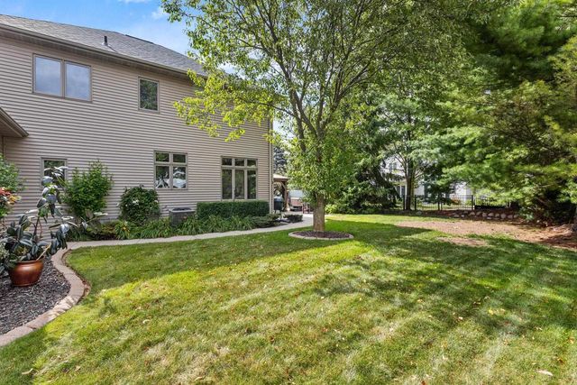 236 E THORNBROOK LANE, Appleton, WI 54913