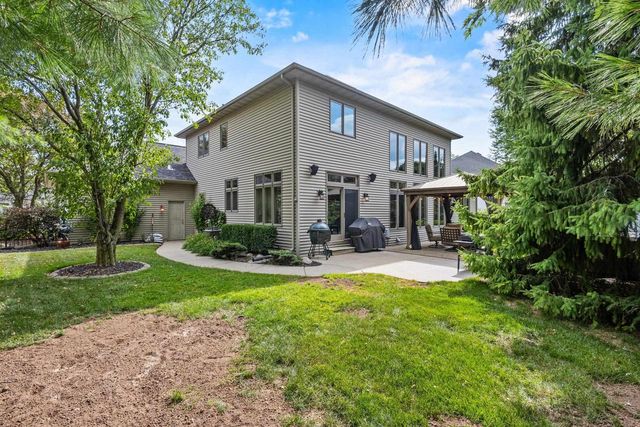 236 E THORNBROOK LANE, Appleton, WI 54913