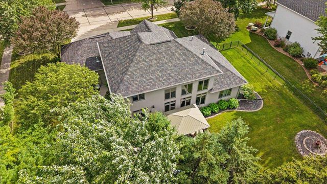 236 E THORNBROOK LANE, Appleton, WI 54913