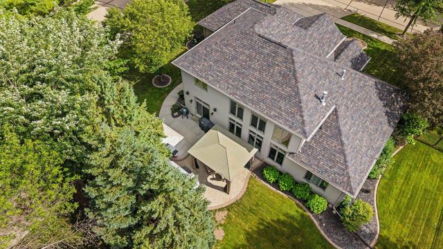 236 E THORNBROOK LANE, Appleton, WI 54913