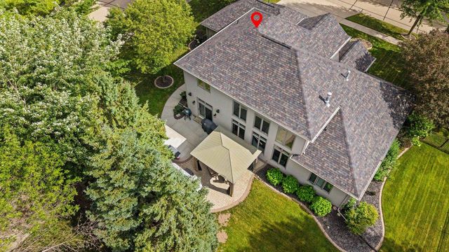 236 E THORNBROOK LANE, Appleton, WI 54913