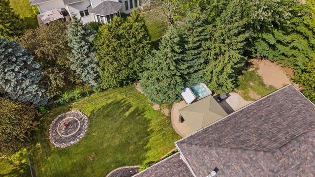 236 E THORNBROOK LANE, Appleton, WI 54913