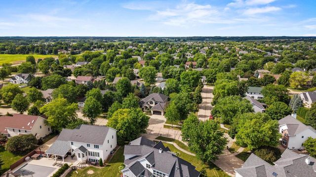 236 E THORNBROOK LANE, Appleton, WI 54913