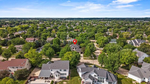 236 E THORNBROOK LANE, Appleton, WI 54913