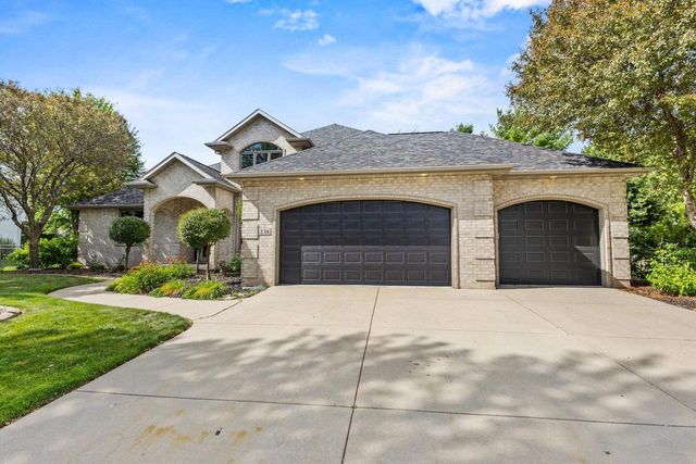 236 E THORNBROOK LANE, Appleton, WI 54913