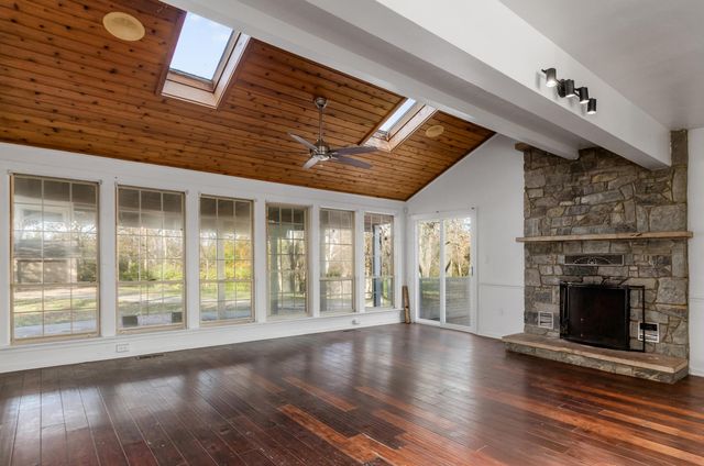 2288 Woodward Avenue, Columbus, OH 43219
