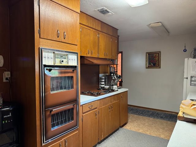 552 E Commerce Street, Fairfield, TX 75840