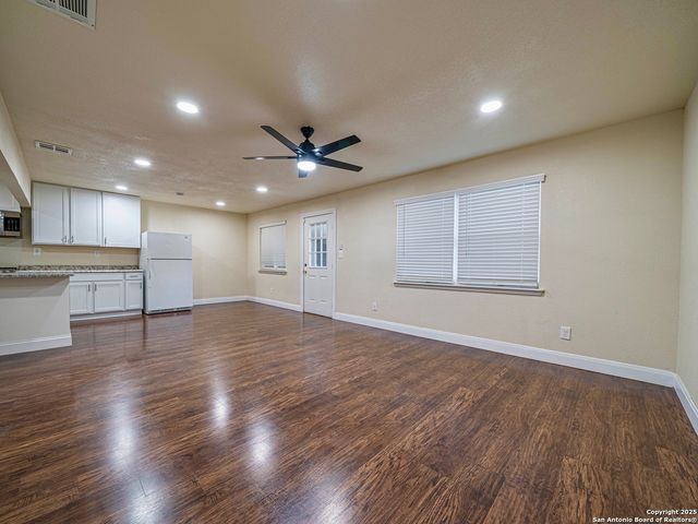 219 E Formosa, San Antonio, TX 78221