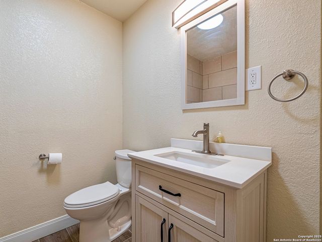 219 E Formosa, San Antonio, TX 78221