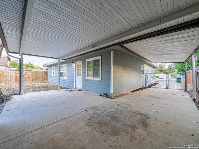219 E Formosa, San Antonio, TX 78221