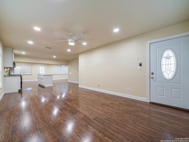 219 E Formosa, San Antonio, TX 78221