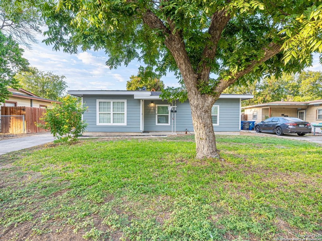 219 E Formosa, San Antonio, TX 78221