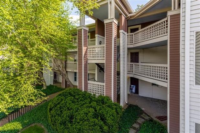 202 Hillsboro Pl, Nashville, TN 37215