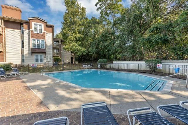 202 Hillsboro Pl, Nashville, TN 37215