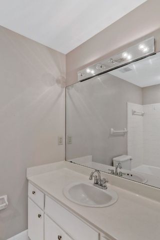 202 Hillsboro Pl, Nashville, TN 37215