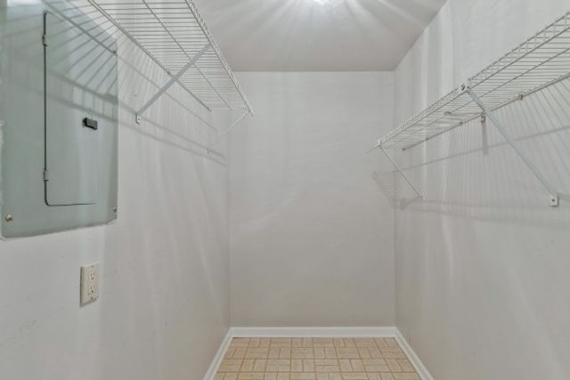 202 Hillsboro Pl, Nashville, TN 37215