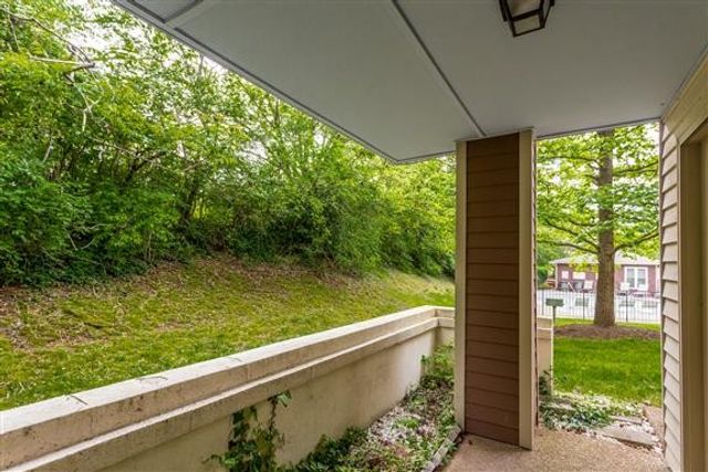 202 Hillsboro Pl, Nashville, TN 37215