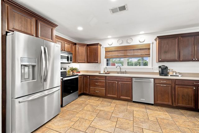 6265 TWIN OAKS DR, Millington, TN 38053