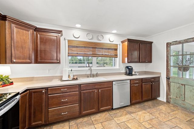 6265 TWIN OAKS DR, Millington, TN 38053