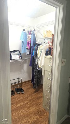 606 S Buckingham Court 8-B, Anderson, IN 46013