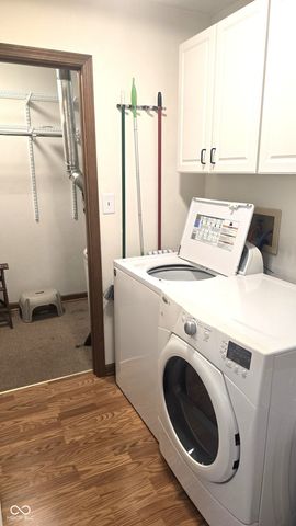 606 S Buckingham Court 8-B, Anderson, IN 46013