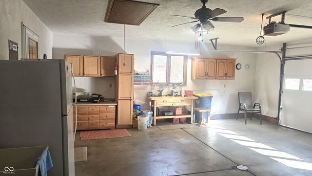 606 S Buckingham Court 8-B, Anderson, IN 46013