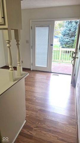 606 S Buckingham Court 8-B, Anderson, IN 46013