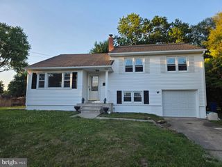 4 KELLY CT, Mount Holly, NJ 08060