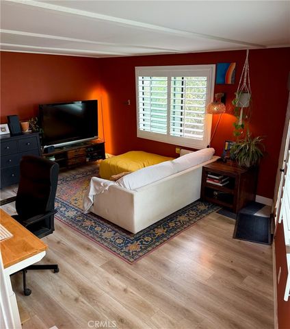 686 Governor St, Costa Mesa, CA 92627