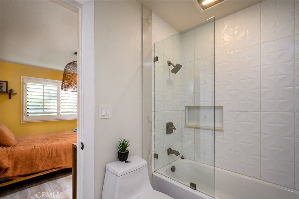 Image 12 of property listing at 686 Governor St, Costa Mesa, CA 92627