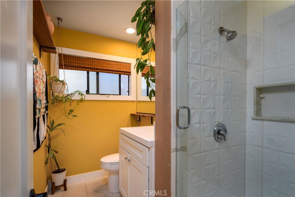 Image 15 of property listing at 686 Governor St, Costa Mesa, CA 92627