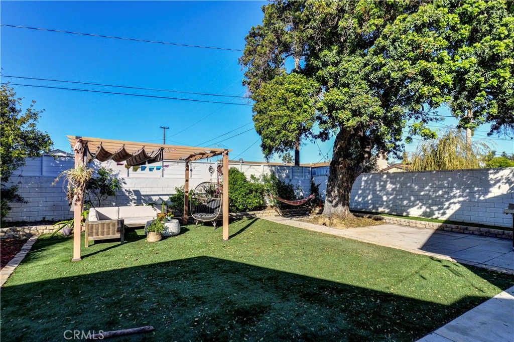Image 21 of property listing at 686 Governor St, Costa Mesa, CA 92627