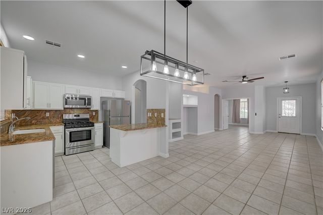 1425 Hometown Avenue, Henderson, NV 89074