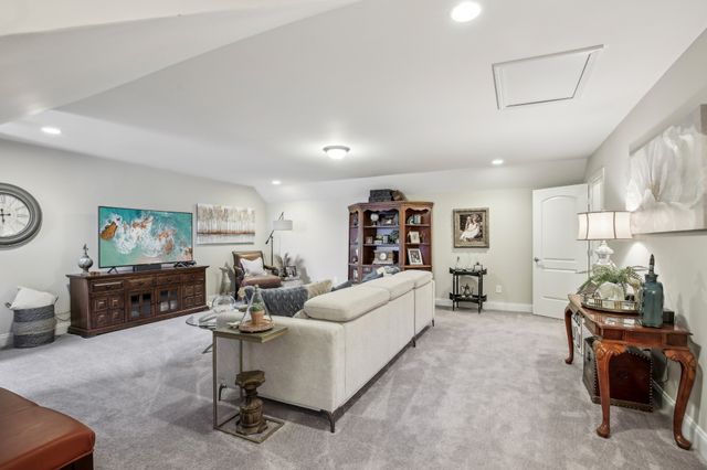 287 Chancery Dr, Gallatin, TN 37066