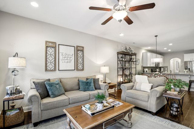 287 Chancery Dr, Gallatin, TN 37066