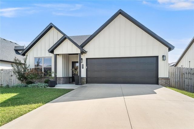 931 Moosehead Street, Bentonville, AR 72713