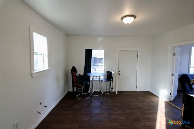 1306 W Mesquite Street, Little River Academy, TX 76554