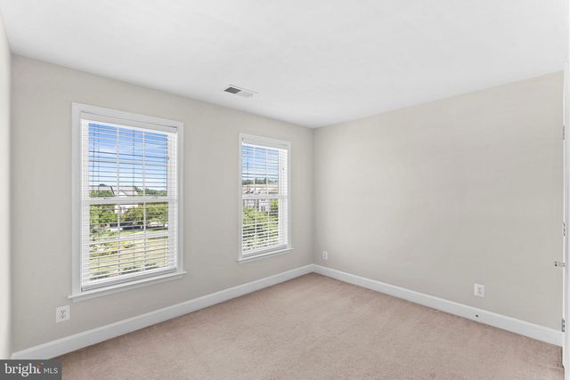 126 GREAT LAUREL SQ, Leesburg, VA 20175