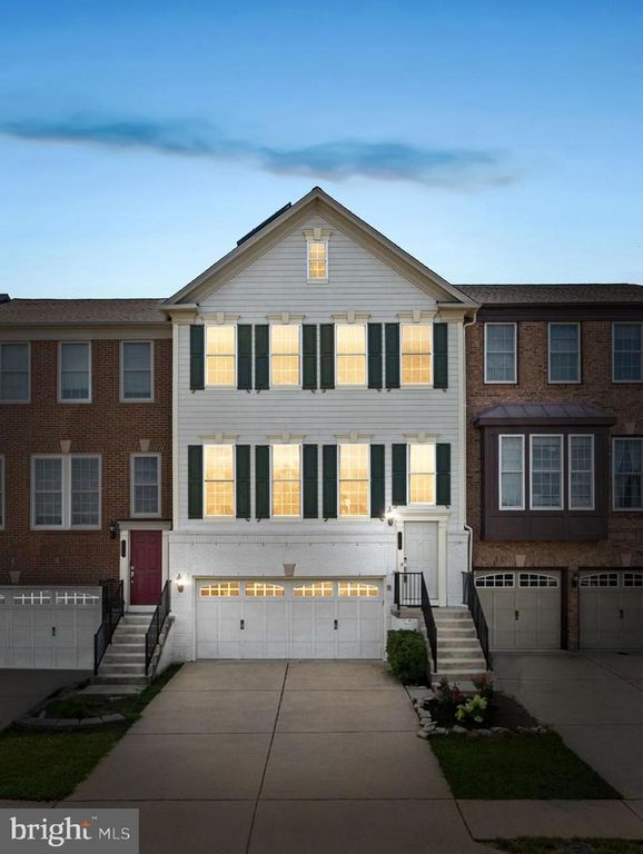 126 GREAT LAUREL SQ, Leesburg, VA 20175