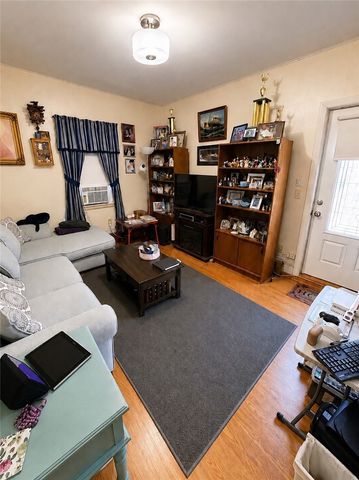 816 Plainfield Street, Providence, RI 02909