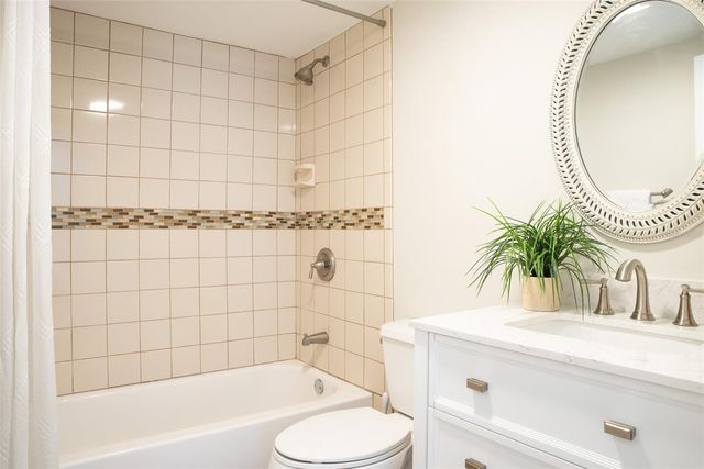 557 PINELLAS BAYWAY S 313, Tierra Verde, FL 33715