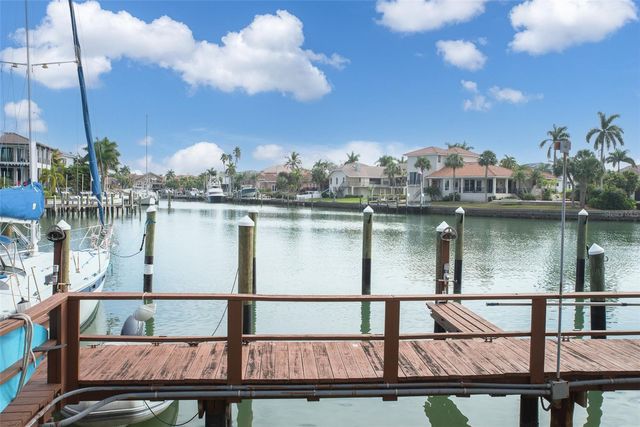 557 PINELLAS BAYWAY S 313, Tierra Verde, FL 33715