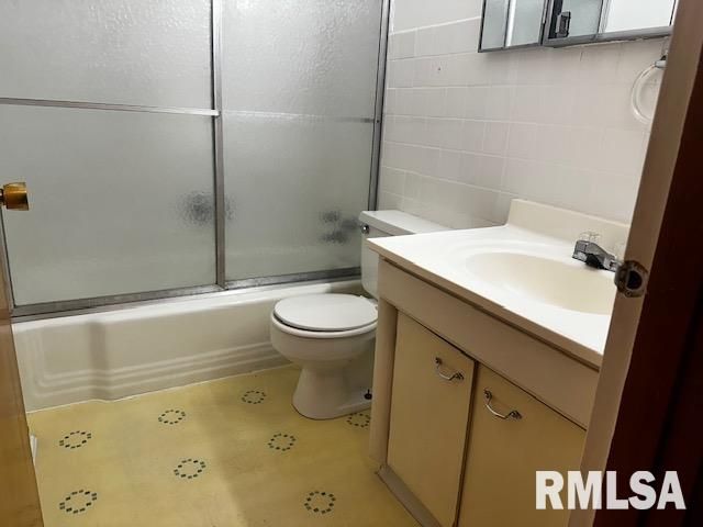 12 Newland Lane, Jacksonville, IL 62650