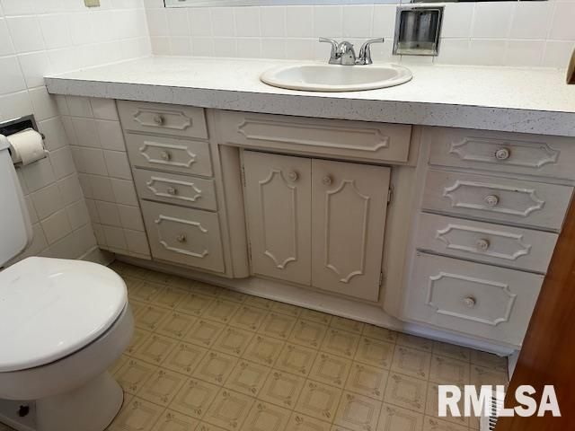 12 Newland Lane, Jacksonville, IL 62650