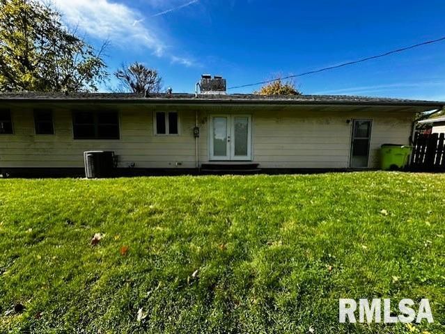 12 Newland Lane, Jacksonville, IL 62650