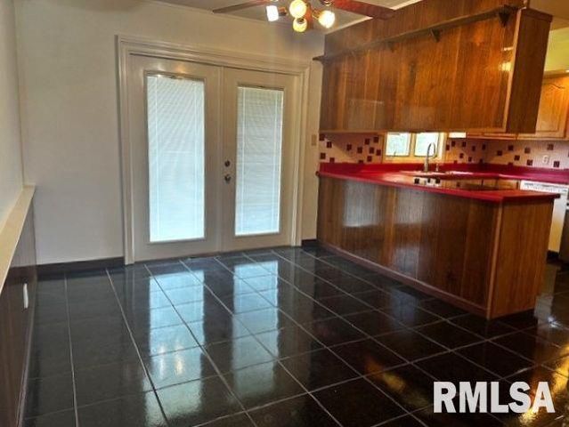 12 Newland Lane, Jacksonville, IL 62650